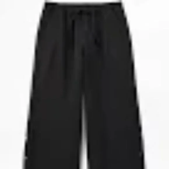 NWT- Athleta Mid Rise SnapPant Black- Size L